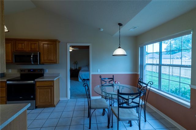 7 W Northaven Street, Farmington, AR 72730