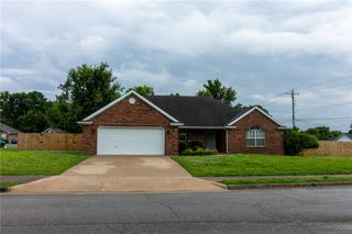 7 W Northaven Street, Farmington, AR 72730