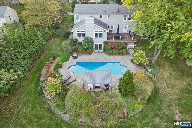 46 Van Blarcom Lane, Wyckoff, NJ 07481