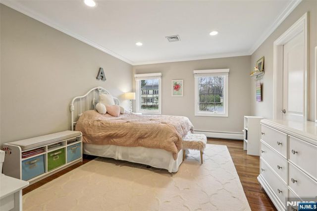 46 Van Blarcom Lane, Wyckoff, NJ 07481