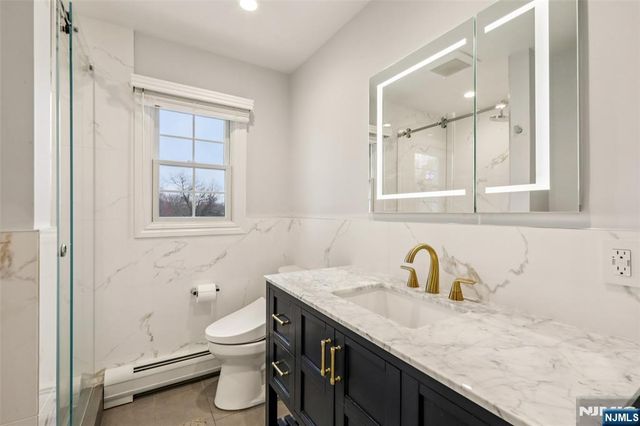 46 Van Blarcom Lane, Wyckoff, NJ 07481