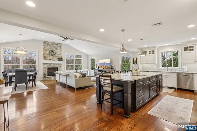 46 Van Blarcom Lane, Wyckoff, NJ 07481