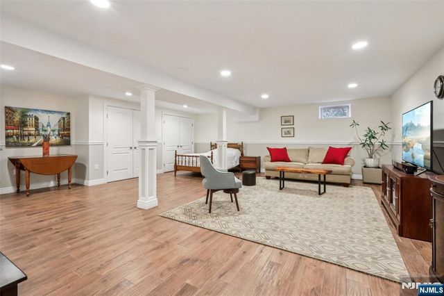 46 Van Blarcom Lane, Wyckoff, NJ 07481