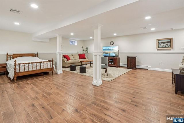 46 Van Blarcom Lane, Wyckoff, NJ 07481