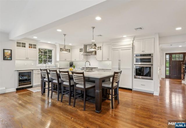46 Van Blarcom Lane, Wyckoff, NJ 07481