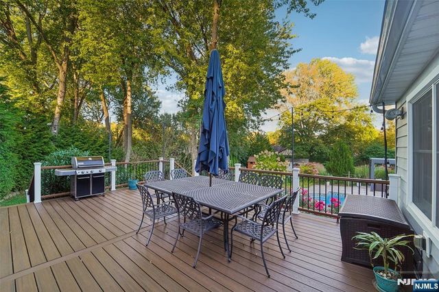 46 Van Blarcom Lane, Wyckoff, NJ 07481