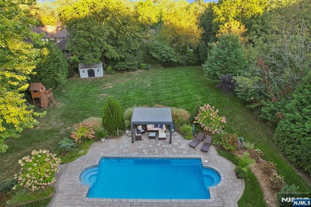 46 Van Blarcom Lane, Wyckoff, NJ 07481