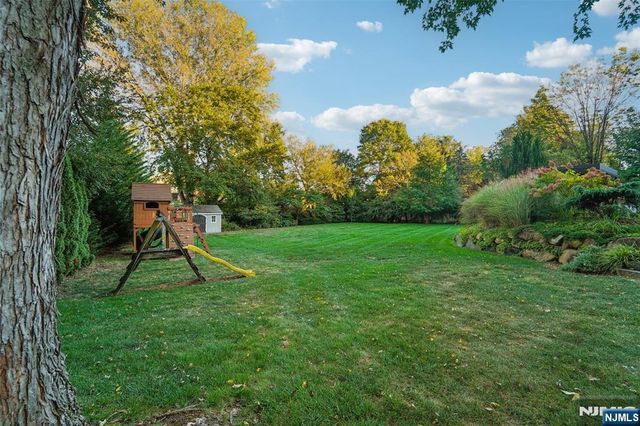 46 Van Blarcom Lane, Wyckoff, NJ 07481