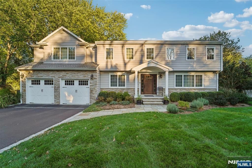 46 Van Blarcom Lane, Wyckoff, NJ 07481