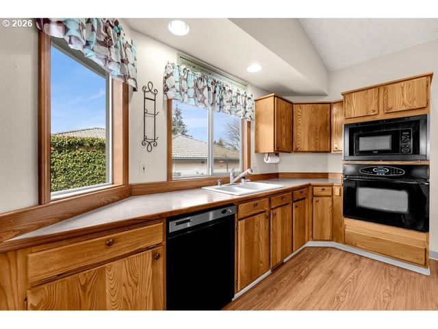 103 Nw 95TH Cir, Vancouver, WA 98665