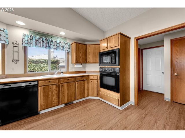 103 Nw 95TH Cir, Vancouver, WA 98665