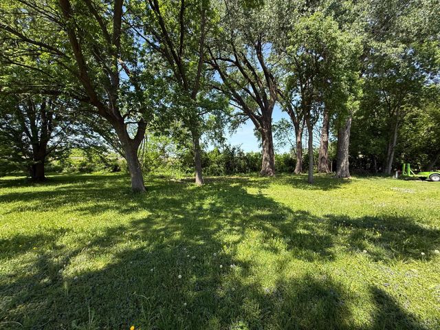 1514 Trott Avenue SW, Willmar, MN 56201
