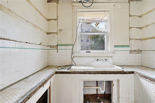 11 Grand View Street, Providence, RI 02906