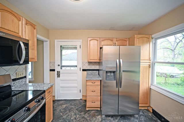 51 Gambier Circle, Greenhills, OH 45218