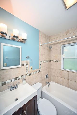 51 Gambier Circle, Greenhills, OH 45218