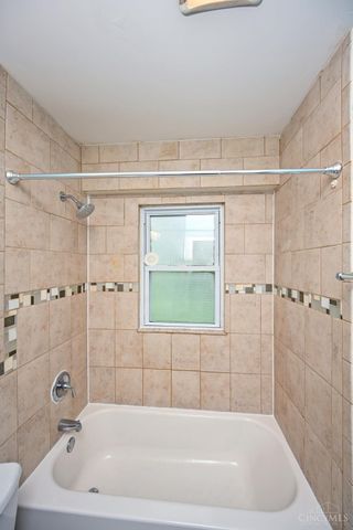 51 Gambier Circle, Greenhills, OH 45218