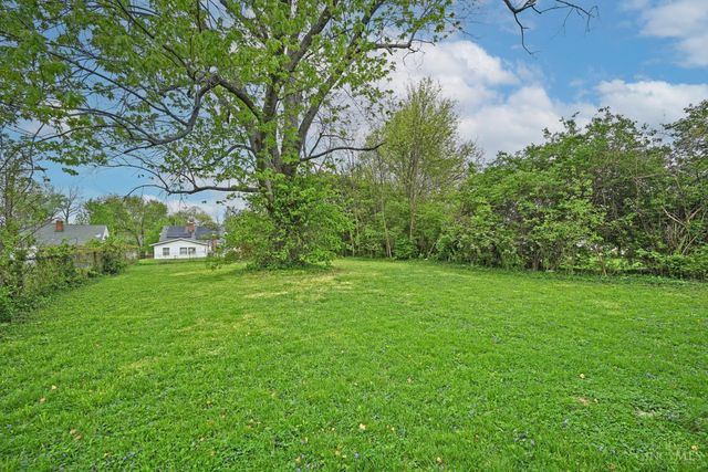 51 Gambier Circle, Greenhills, OH 45218