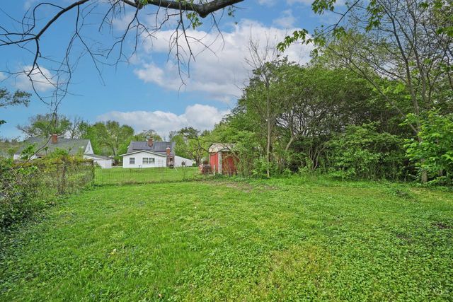 51 Gambier Circle, Greenhills, OH 45218