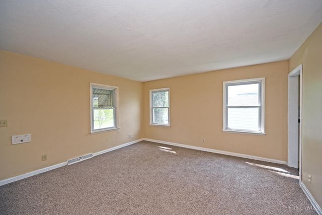 51 Gambier Circle, Greenhills, OH 45218