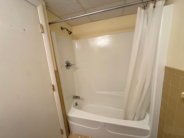 1691 Cambridge St 42, Cambridge, MA 02138