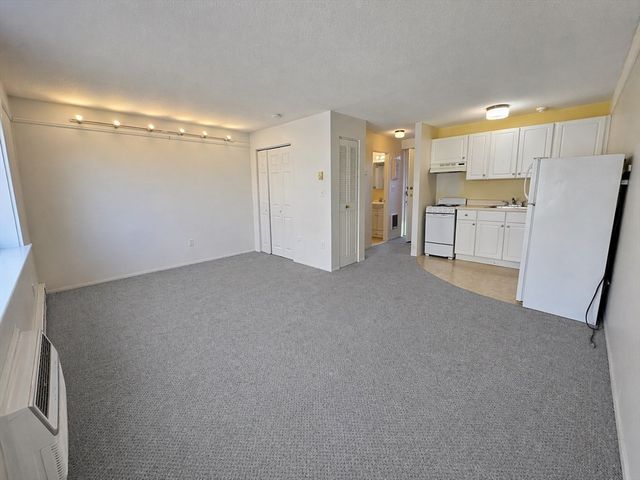 1691 Cambridge St 42, Cambridge, MA 02138