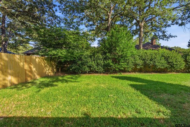 3309 Storey Lake Dr., Tyler, TX 75707