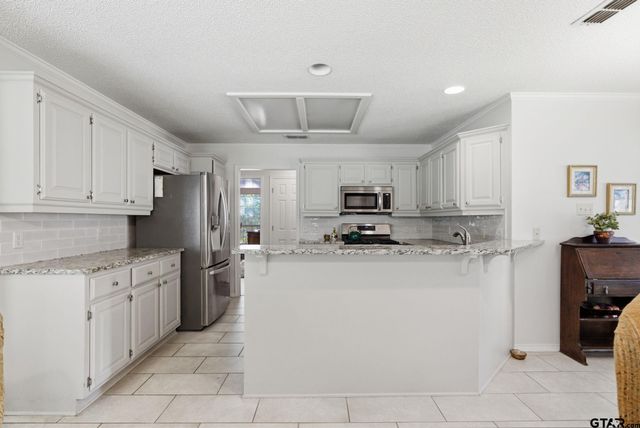 3309 Storey Lake Dr., Tyler, TX 75707