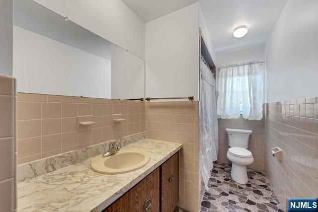 633 Totowa Road, Totowa, NJ 07512