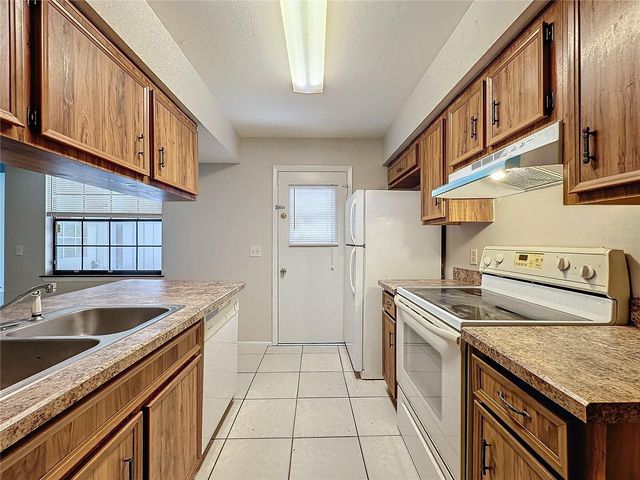 4616 LIGHTHOUSE CIRCLE 101, Orlando, FL 32808