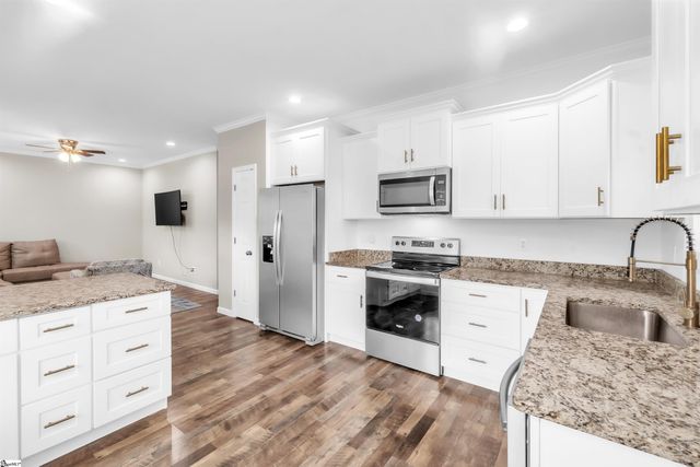 305 W Broad Street, Iva, SC 29655