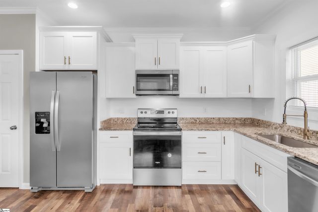 305 W Broad Street, Iva, SC 29655