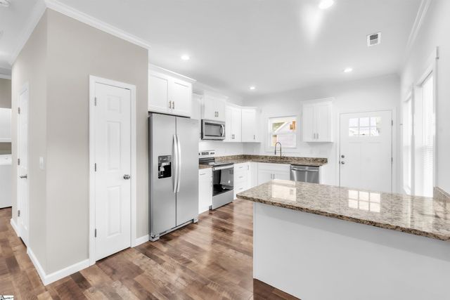 305 W Broad Street, Iva, SC 29655
