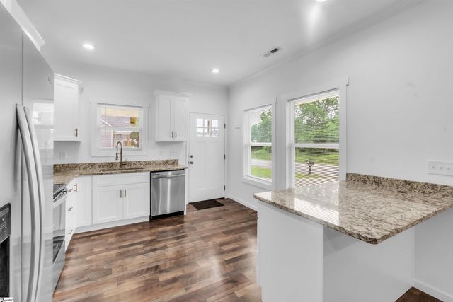 305 W Broad Street, Iva, SC 29655