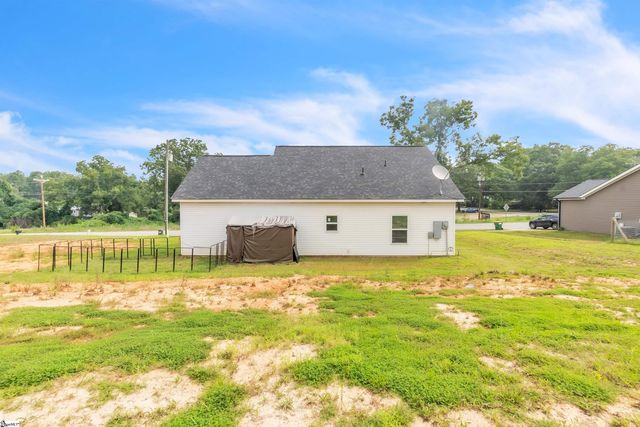 305 W Broad Street, Iva, SC 29655