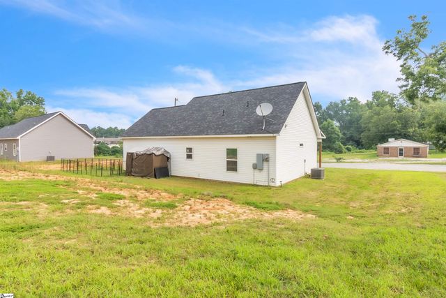 305 W Broad Street, Iva, SC 29655