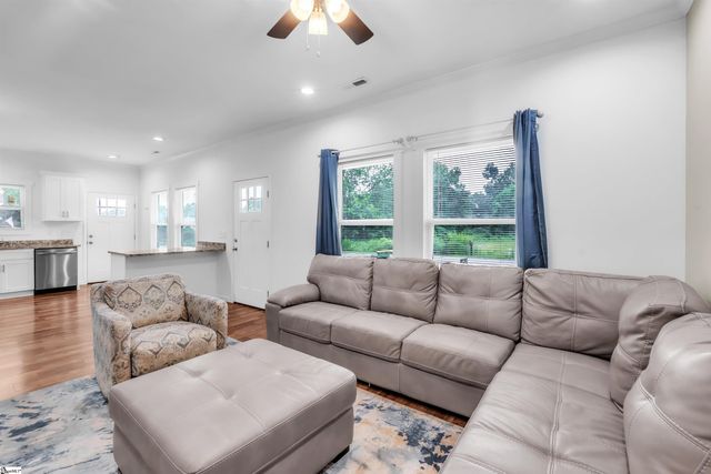 305 W Broad Street, Iva, SC 29655