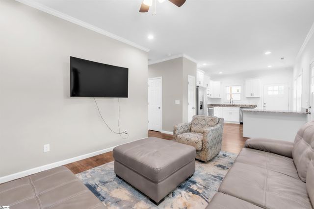 305 W Broad Street, Iva, SC 29655