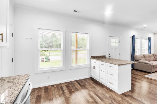 305 W Broad Street, Iva, SC 29655