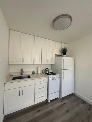116 SE 9th Court, Hallandale Beach, FL 33009