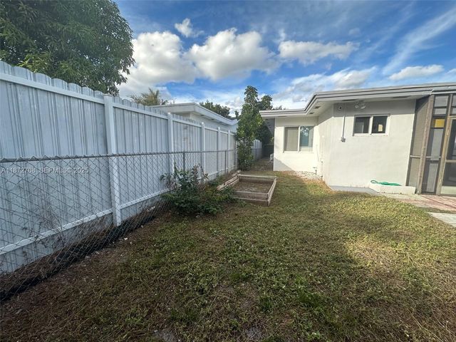 116 SE 9th Court, Hallandale Beach, FL 33009