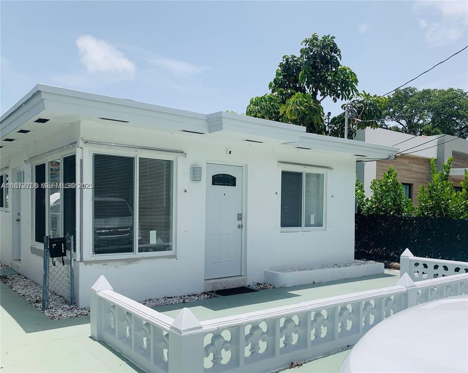 116 SE 9th Court, Hallandale Beach, FL 33009