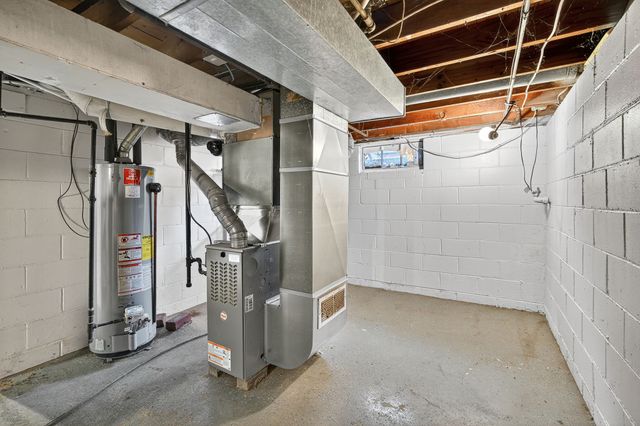 1506 64th Street, Windsor Heights, IA 50324