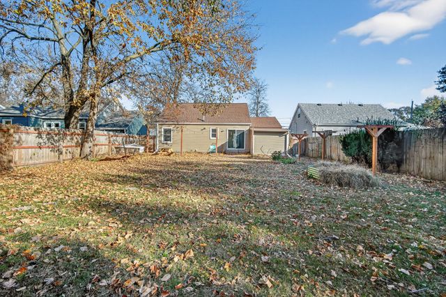 1506 64th Street, Windsor Heights, IA 50324