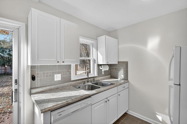 1506 64th Street, Windsor Heights, IA 50324