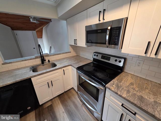 30 BROOKSIDE CT, Horsham, PA 19044