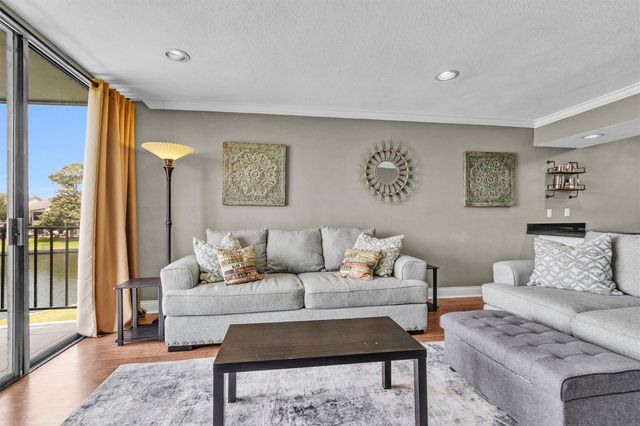 12500 Melville Drive 202A, Montgomery, TX 77356