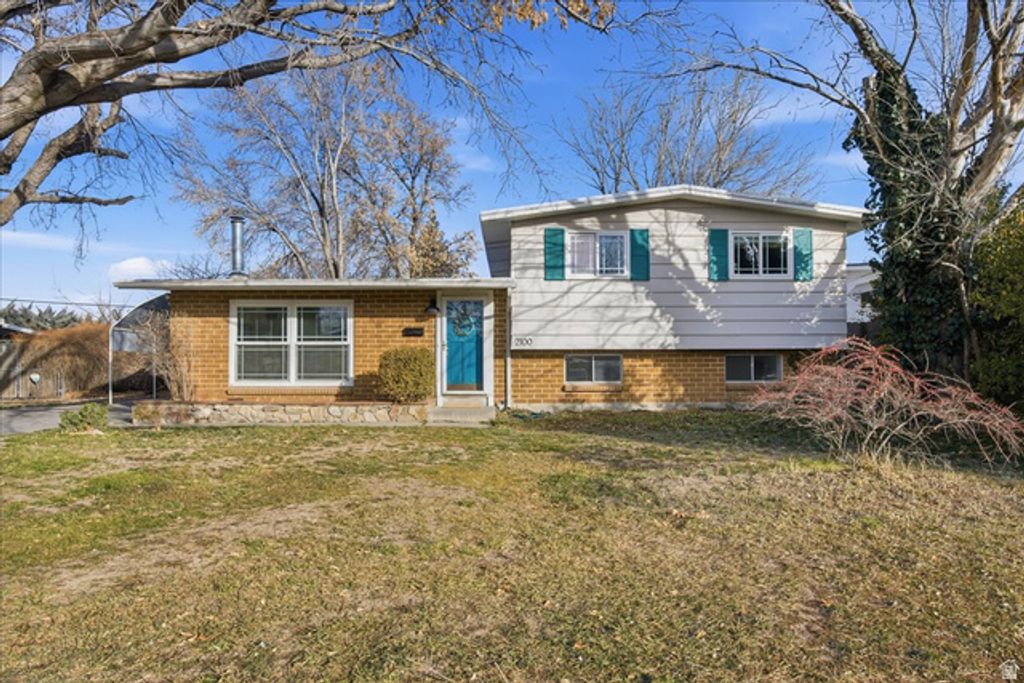 2100 W THECKSTON RD, Taylorsville, UT 84129