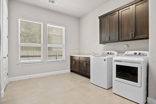 1511 Parke Bluff BND, Cedar Park, TX 78613
