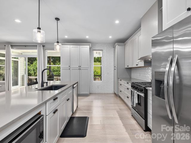 7 Copper Mill Court, Candler, NC 28715