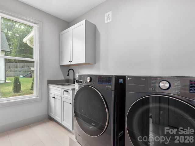 7 Copper Mill Court, Candler, NC 28715